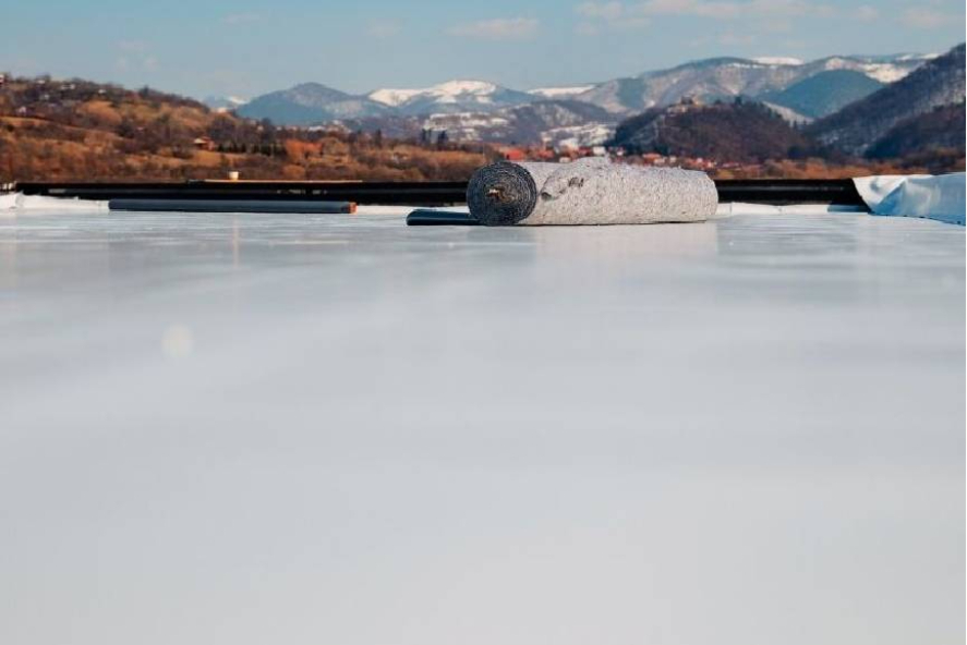 Acrylic waterproofing on flat roof in Johannesburg home
